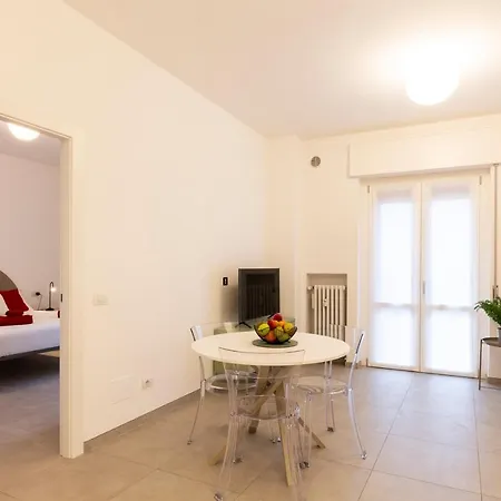 Brenta Floor - Mm3 Yellow Line *